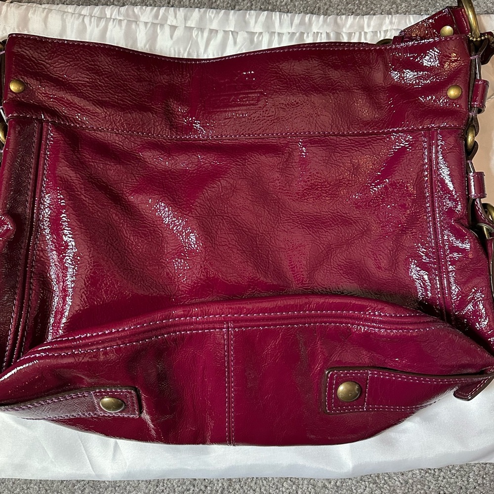 Coach Patent leather large hobo purse. Minimal use, good as new.